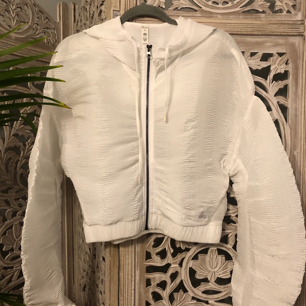 Alo Yoga White Dynamic Crinkle Jacket